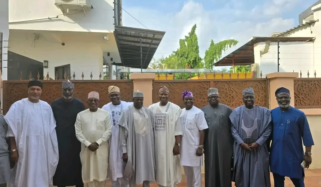 10 APC gov aspirants raise the alarm over Kwara leadership crisis, writes Tinubu