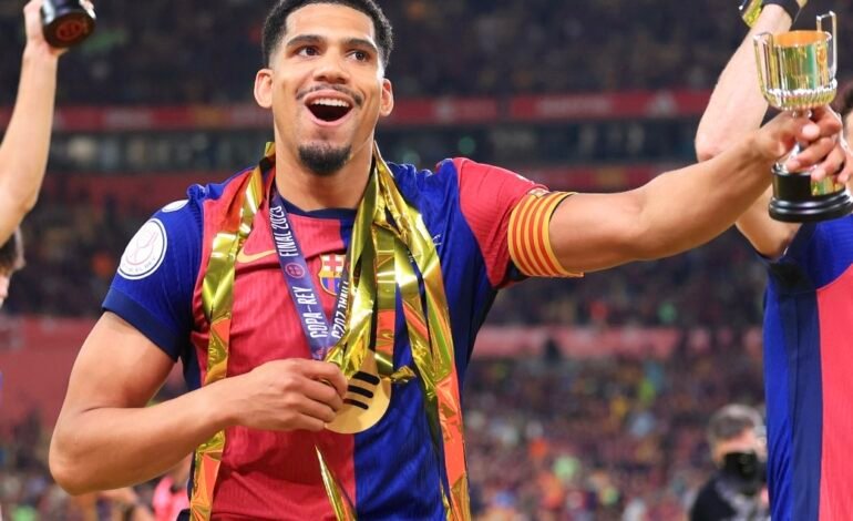 Liverpool Agree Loan Deal To Sign Barcelona Defender Araujo