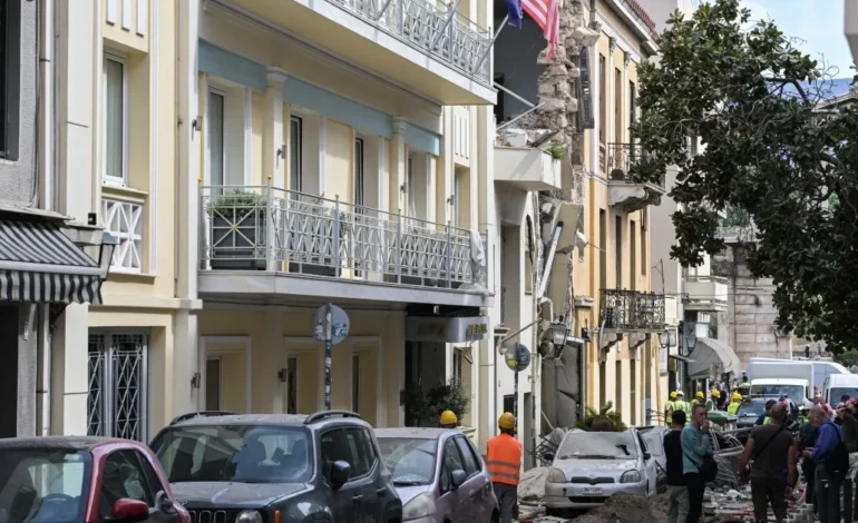 Four American tourists among six killed in Athens building blast