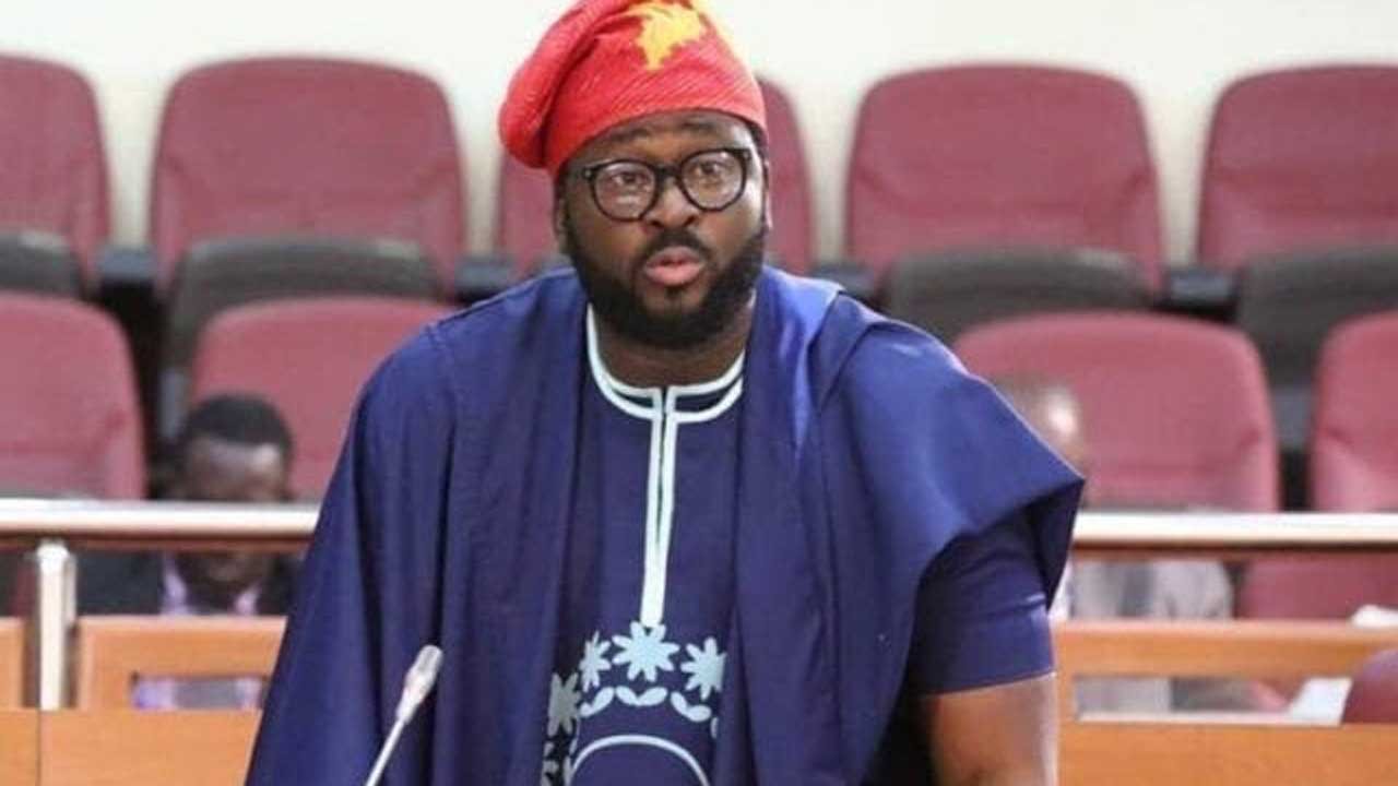 Desmond Elliot Kneels, Apologises To Gbajabiamila