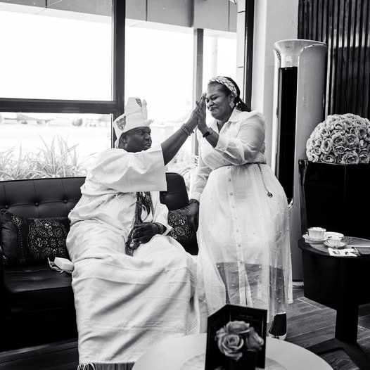 VIDEO: Ooni presents twin princes at palace ceremony 