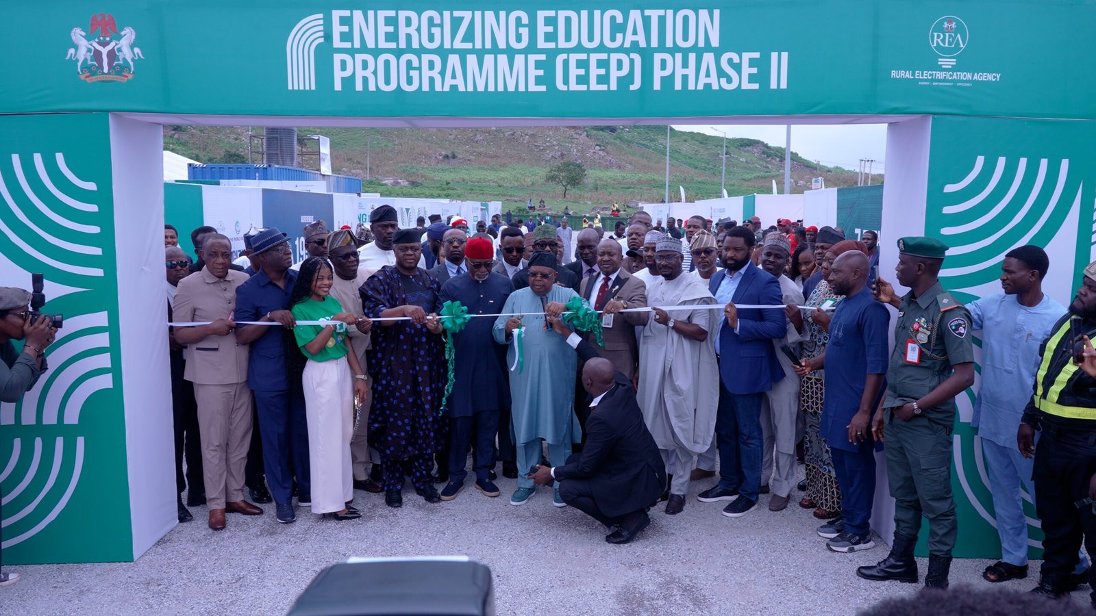 FG commissions 3MW solar hybrid power project at Yakubu Gowon University