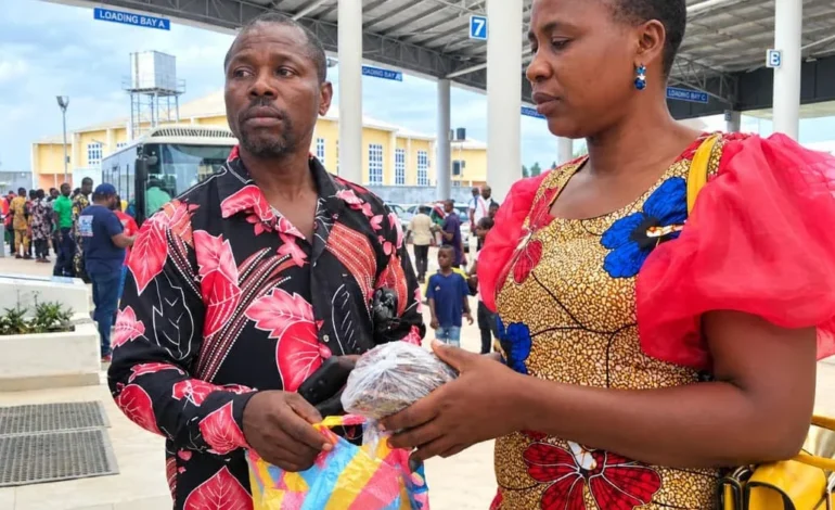 Bus driver returns over N400,000 left by passenger in Abia