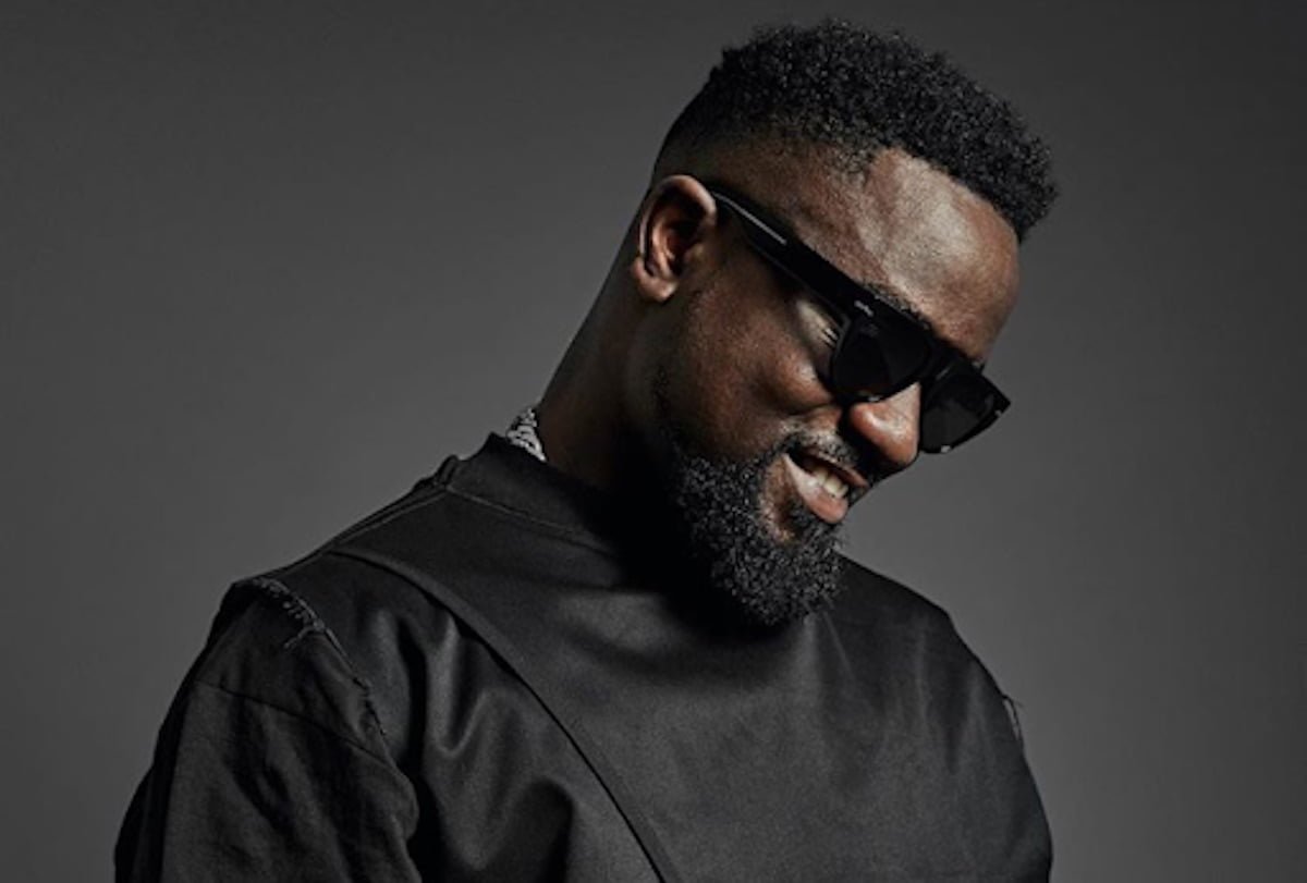 Billionaires fund Nigerian artists – Sarkodie