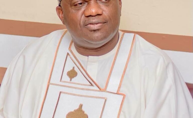 Kwara South APC Candidate Donates 100 Solar Lights To 27 Communities