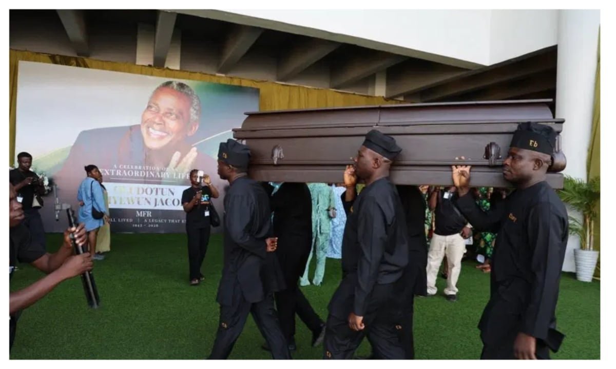 Legendary Nigerian actor, Olu Jacobs buried in Lagos [VIDEO]